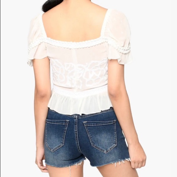 New!!! Never worn silk Nicole Miller beautiful top! - Picture 3 of 8